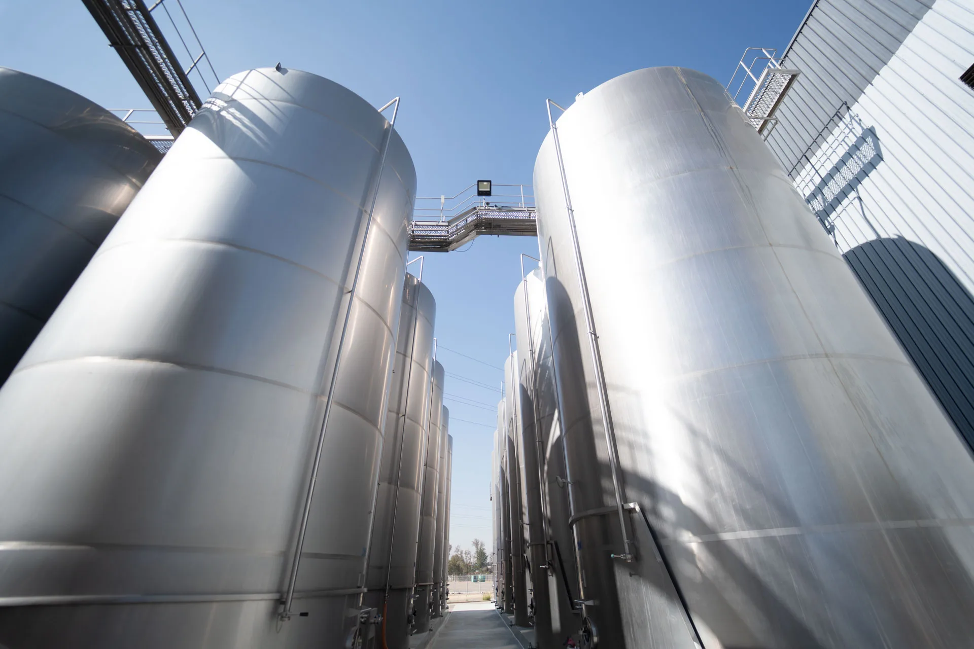 Vinagres a granel · estanques industriales